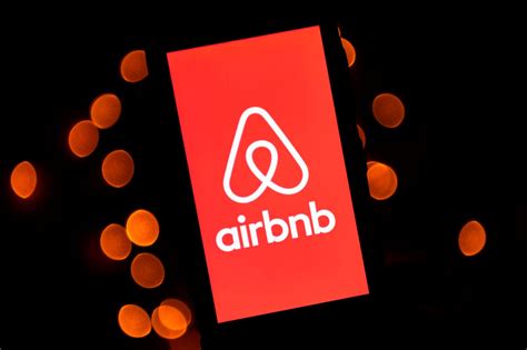 These Airbnb horror stories can teach you what to watch for